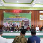 Sekretaris Daerah Kabupaten Kapuas Hulu Mohd Zaini saat membuka bimbingan teknis manasik haji, Kamis (03/05/2024)
