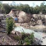 Lokasi kegiatan PETI di Desa Gudang Hulu sudah membuat kerusakan lingkungan makin parah