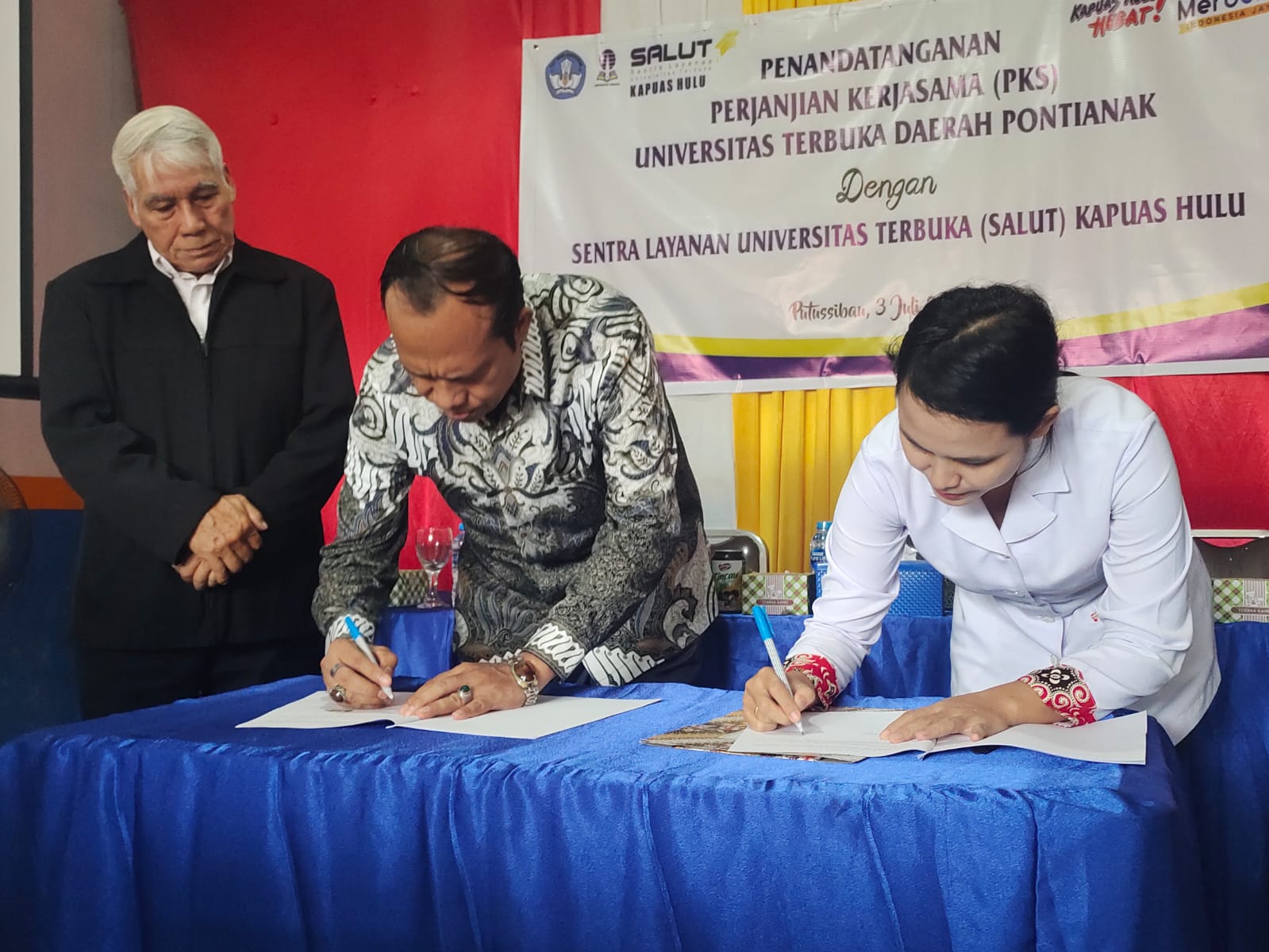 Universitas Terbuka Pontianak Teken Pks Dengan Salut Kapuas Hulu 