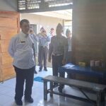 Kepala Kantor Wilayah Ditjen Pemasyarakatan Kalimantan Barat Teguh Wibowo melakukan peninjauan Rutan Putussibau