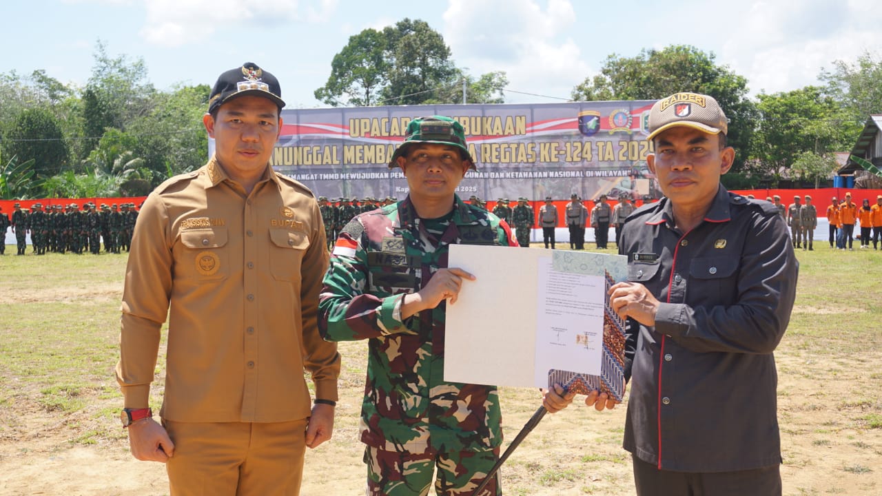 Pembukaan TMMD ke-124 tahun 2025 resmi dibuka di Desa Tapang Daan Kecamatan Kalis Kabupaten Kapuas Hulu, Selasa (6/5/2025).