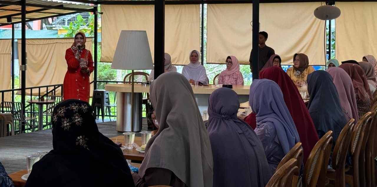 Sosialisasi 4 pilar kebangsaan yang dilakukan oleh - Anggota MPR/DPD RI, Hj. Erlinawati S.H, M.A.P
