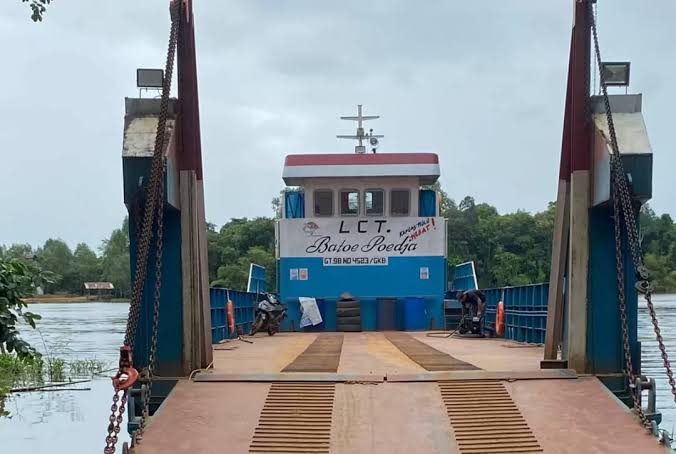 KMP Batoe Poeja yang merupakan pengadaan dari PD Uncak Kapuas tahun 2022