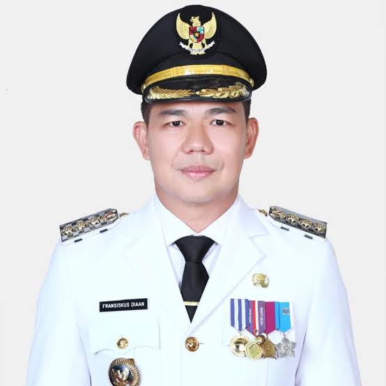 Bupati Kapuas Hulu Fransiskus Diaan