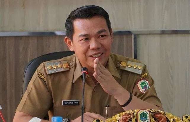 Bupati Kapuas Hulu Fransiskus Diaan
