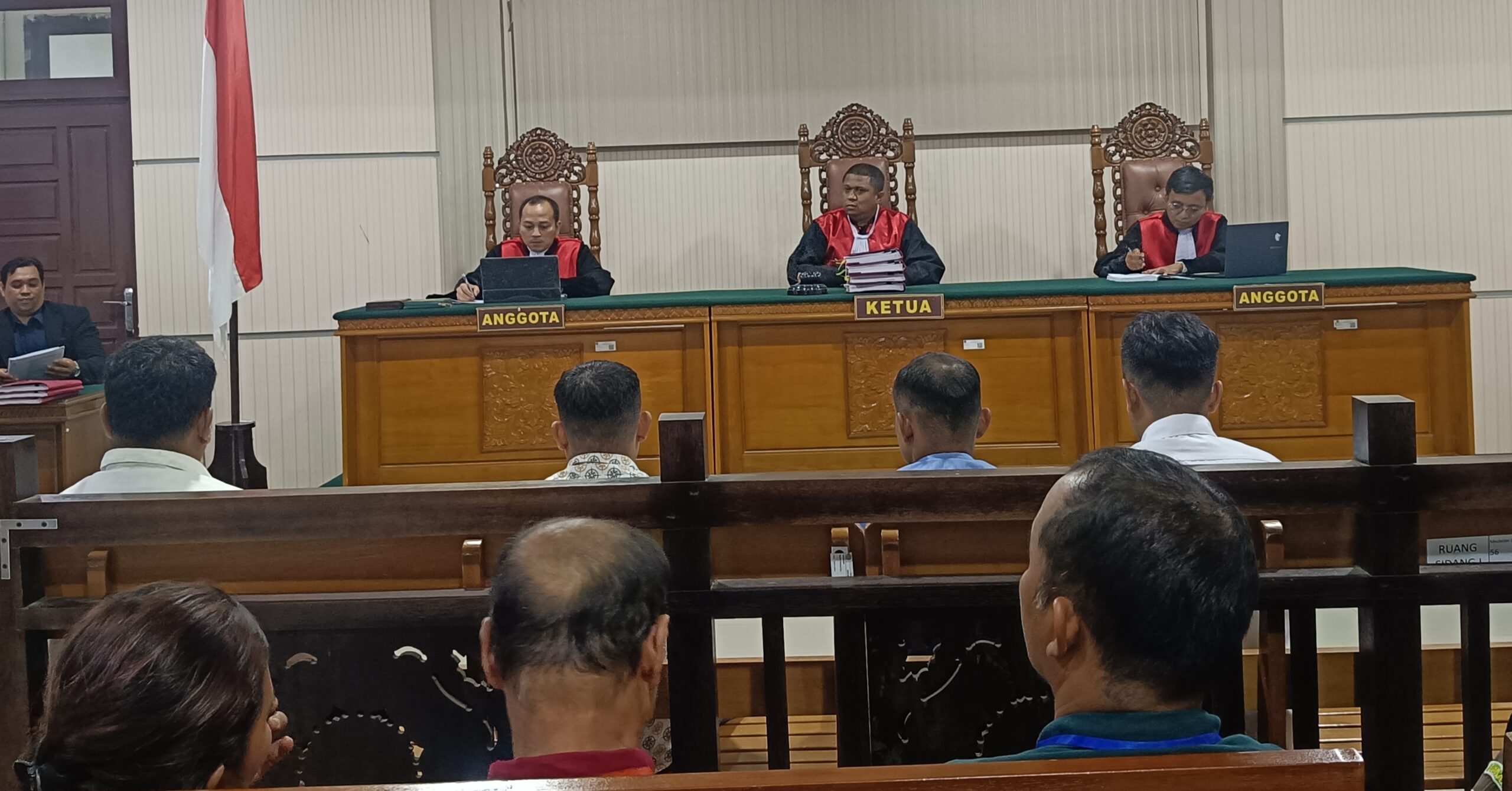 Suasana persidangan perkara sabu 20 kilogram di Pengadilan Negeri Putussibau
