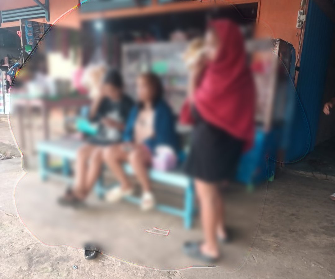 Pekerja wanita yang diduga masih dibawah umur dipekerjakan di salah satu Kafe di Kapuas Hulu