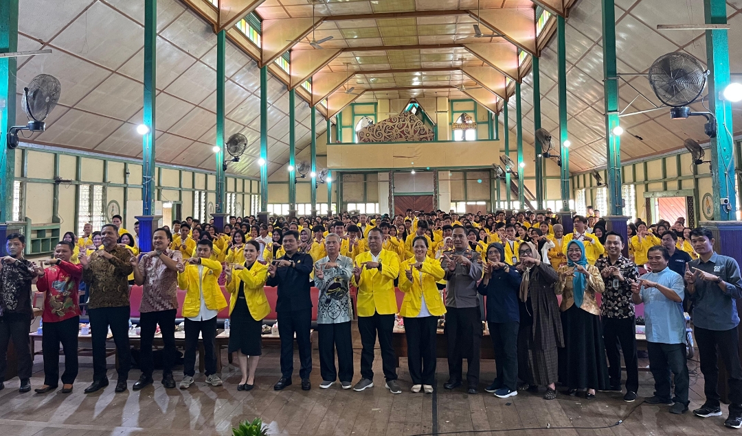 Kegiatan OSMB yang dilaksanakan SALUT Kapuas Hulu di aula Paroki Putussibau