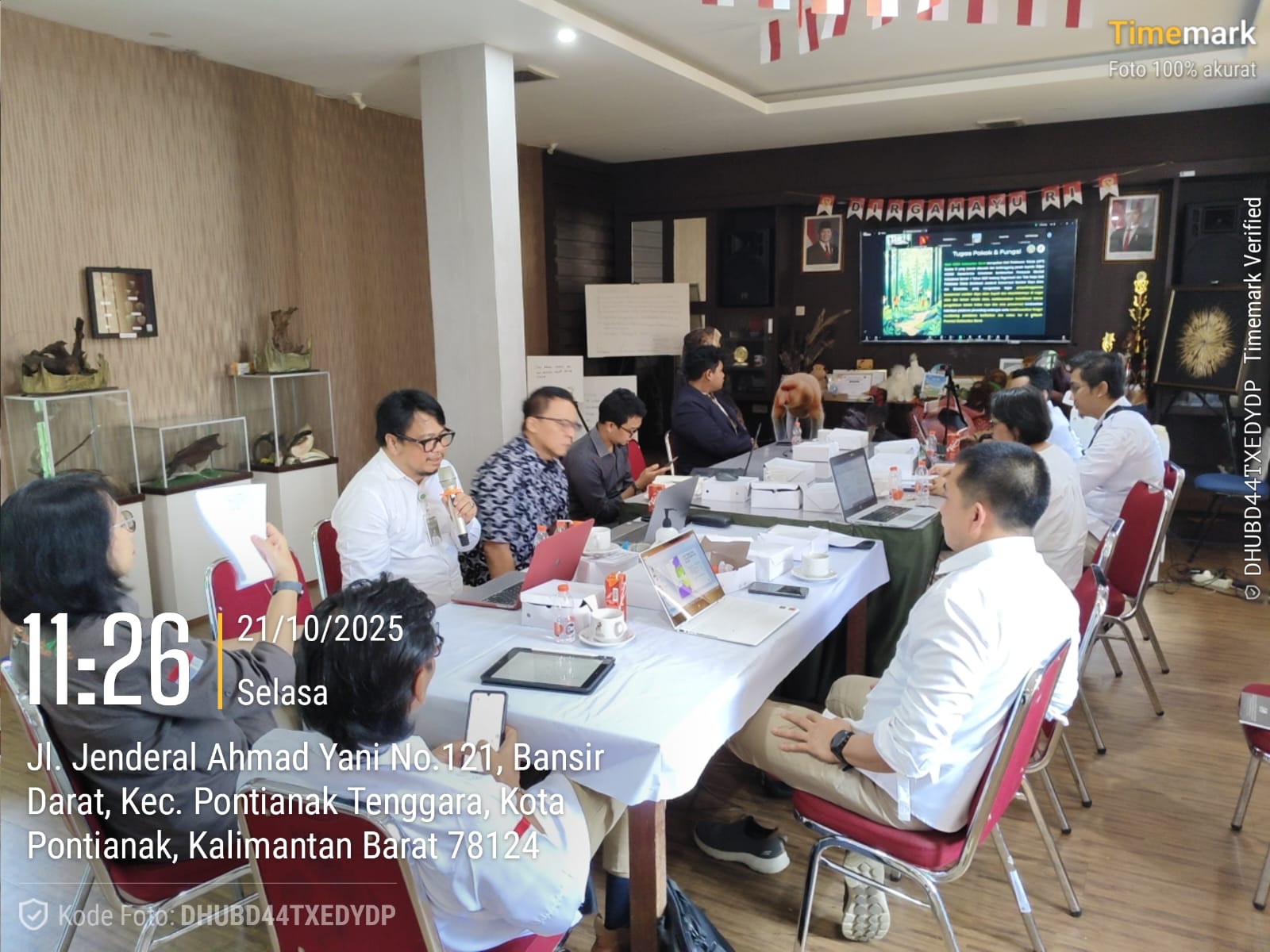 Pihak PT ESR saat rapat bersama dengan KSDA dan TNBKDS 